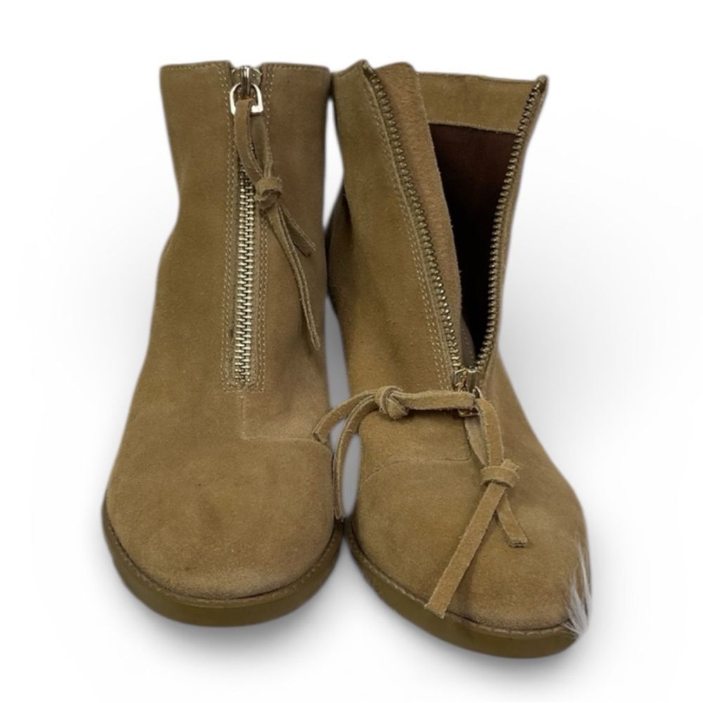 NEW NEIMAN MARCUS AVELLA Taupe Suede Leather Western Ankle Boots Booties 8.5